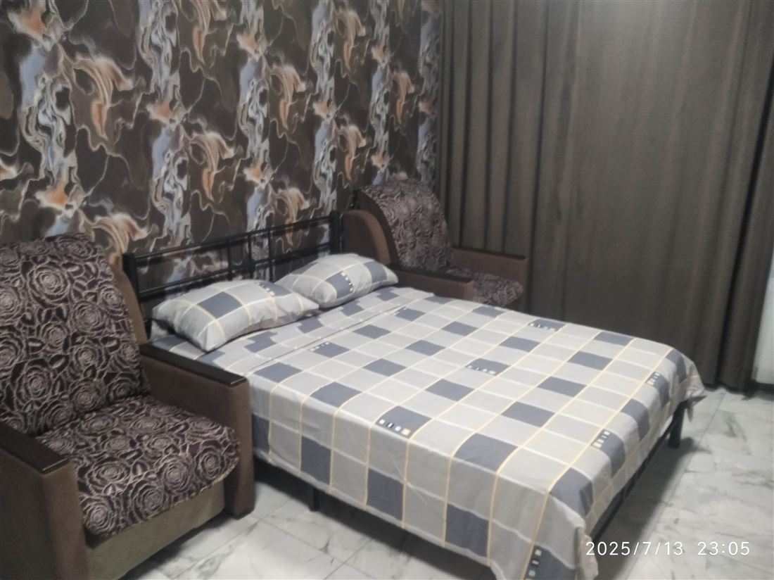 Снять --комнатную квартиру