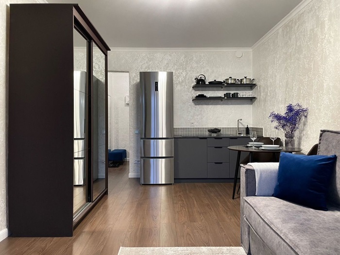 Купить --комнатную квартиру