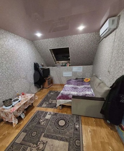 Купить --комнатную квартиру