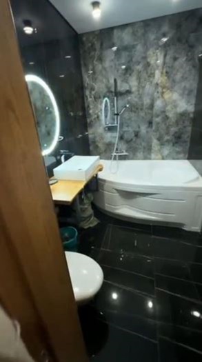 Купить --комнатную квартиру