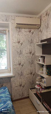 Купить --комнатную квартиру