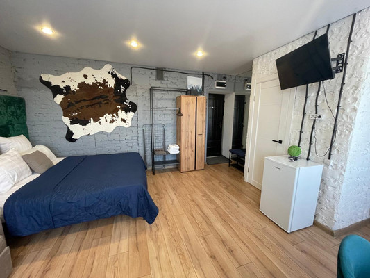 Купить --комнатную квартиру