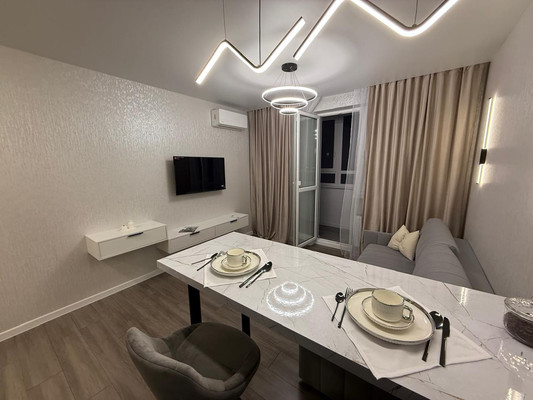 Купить --комнатную квартиру